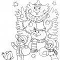Дети со снеговиком под елкой - раскраска №4105
