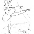 Балерина на сцене - раскраска №5965