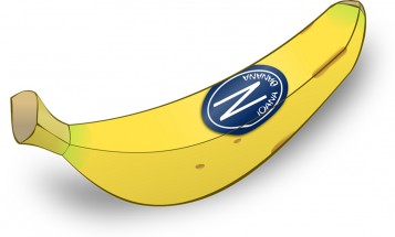 Банан с наклейкой - картинка					№13544